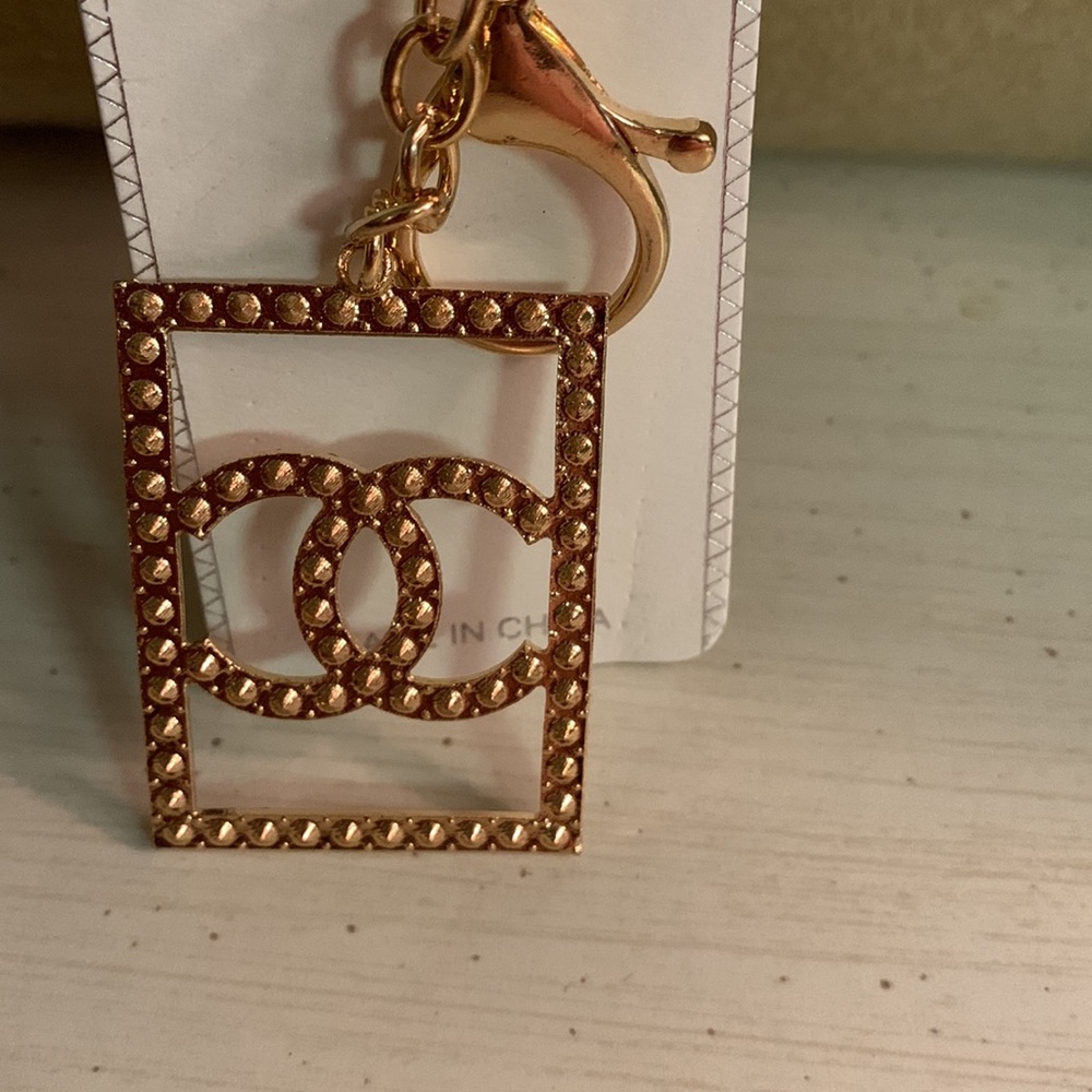 Fashion Jewelry Keyring Handbag Charm WITH clear rhinestones in GOLD - Picture 5 of 5